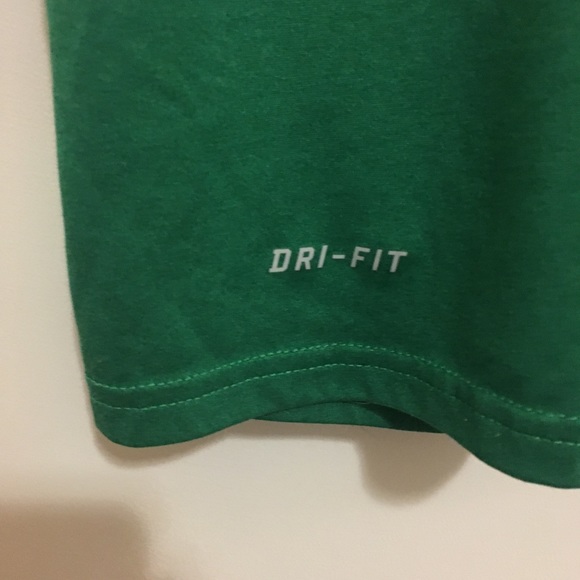 Men’s Nike tee - Picture 4 of 4